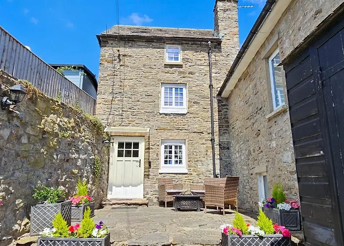 Puzzle Cottage, Quirky Dales Cottage For 2