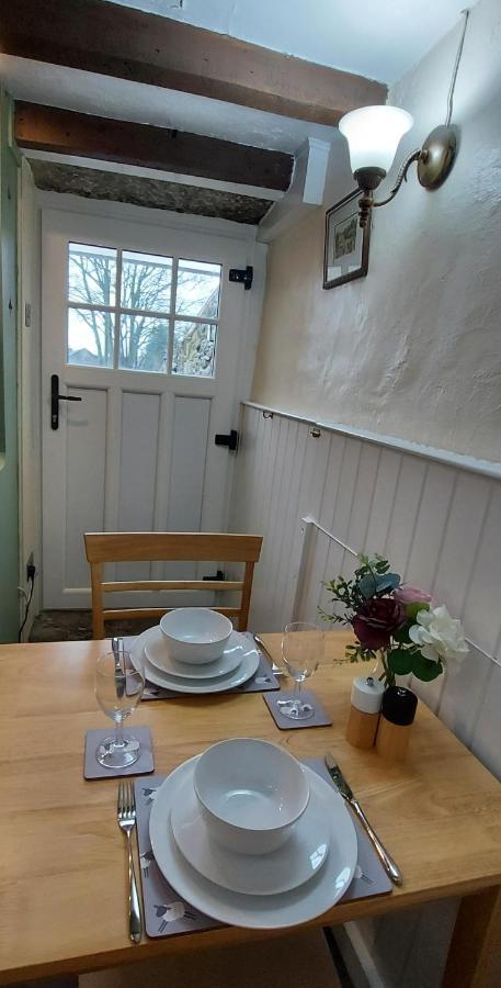 Puzzle Cottage, Quirky Dales For 2