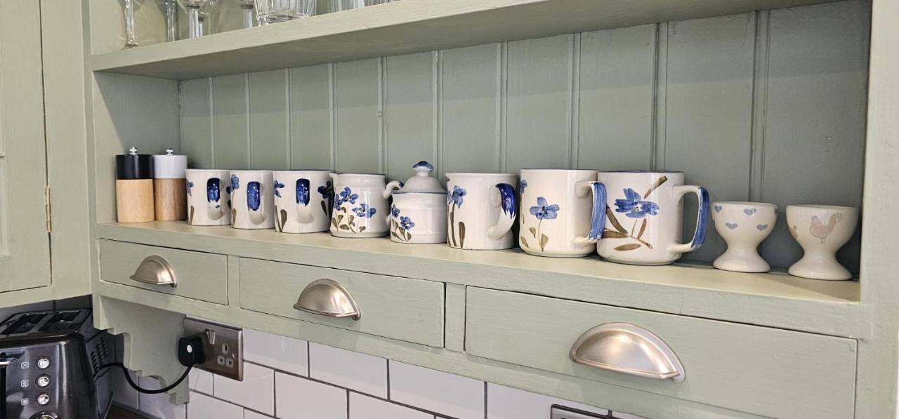 Puzzle Cottage, Quirky Dales For 2