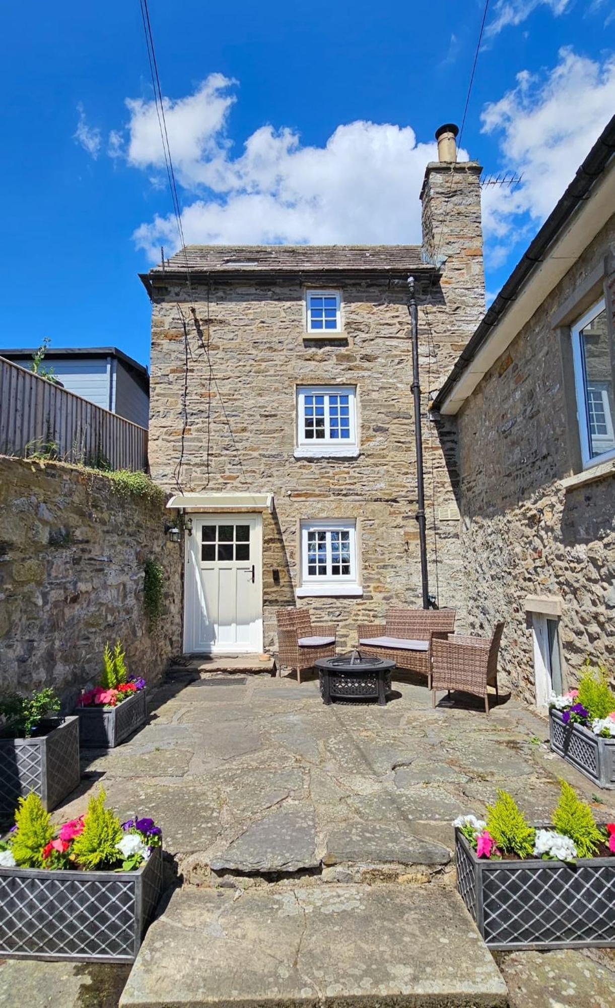 Puzzle Cottage, Quirky Dales For 2 *